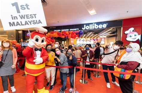 Verdict on whether Jollibee is worth the hype and the huge queue.